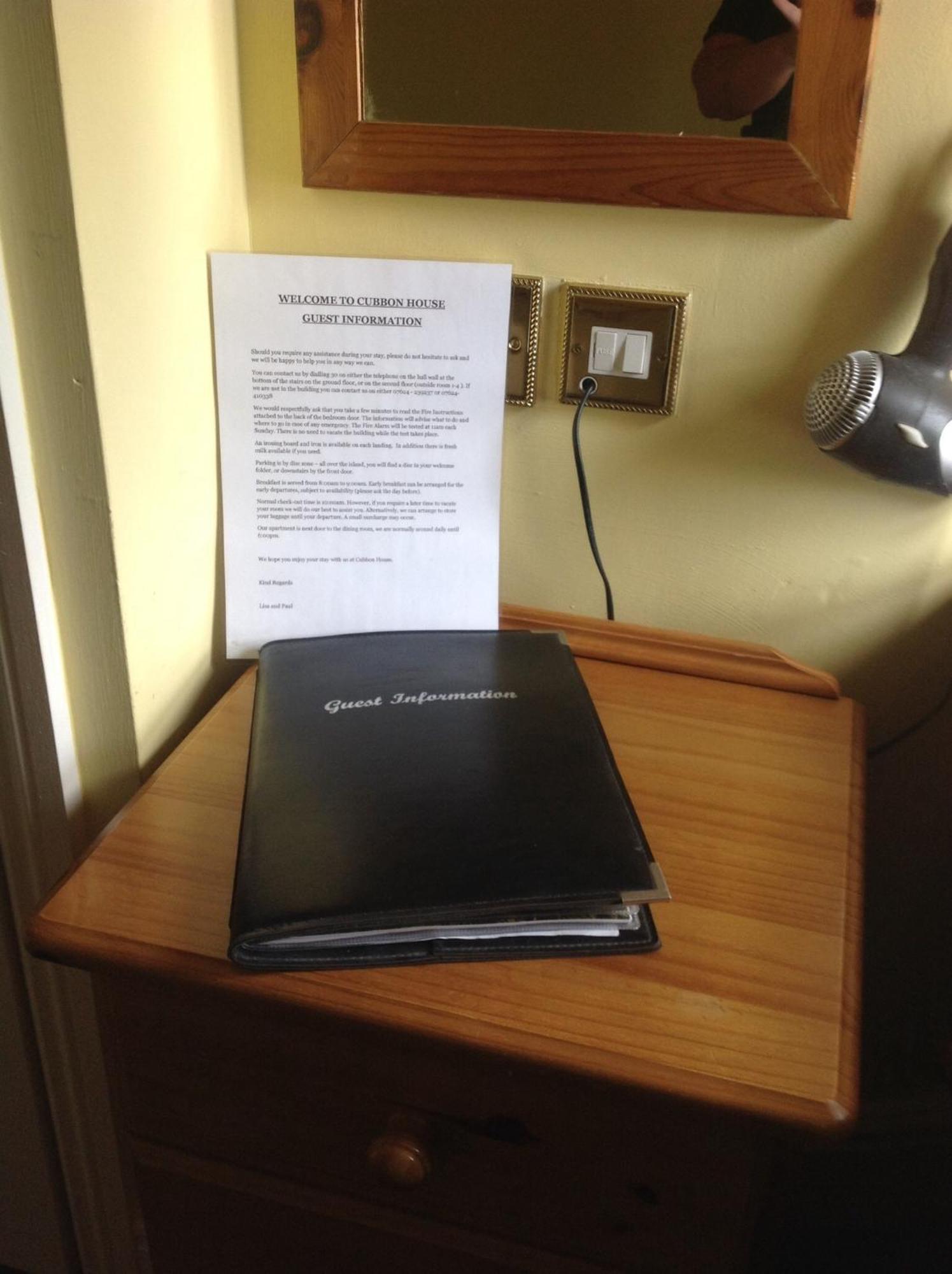 Cubbon House Hotel Douglas Room photo