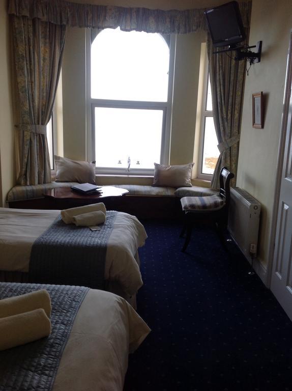 Cubbon House Hotel Douglas Room photo